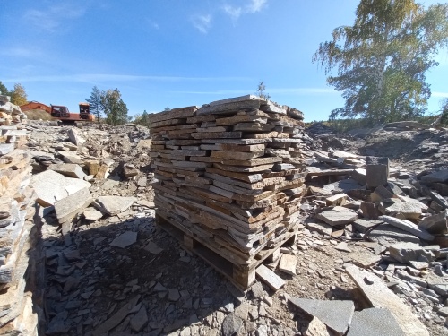 Плитняк златолит серебристый для мощения на бетон купить в Республике Хакасия