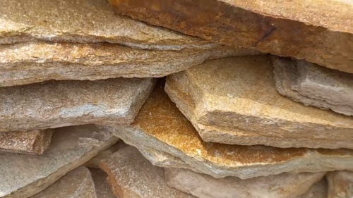 Плитняк златолит жёлтый золотистый для отмостки купить в Республике Хакасия