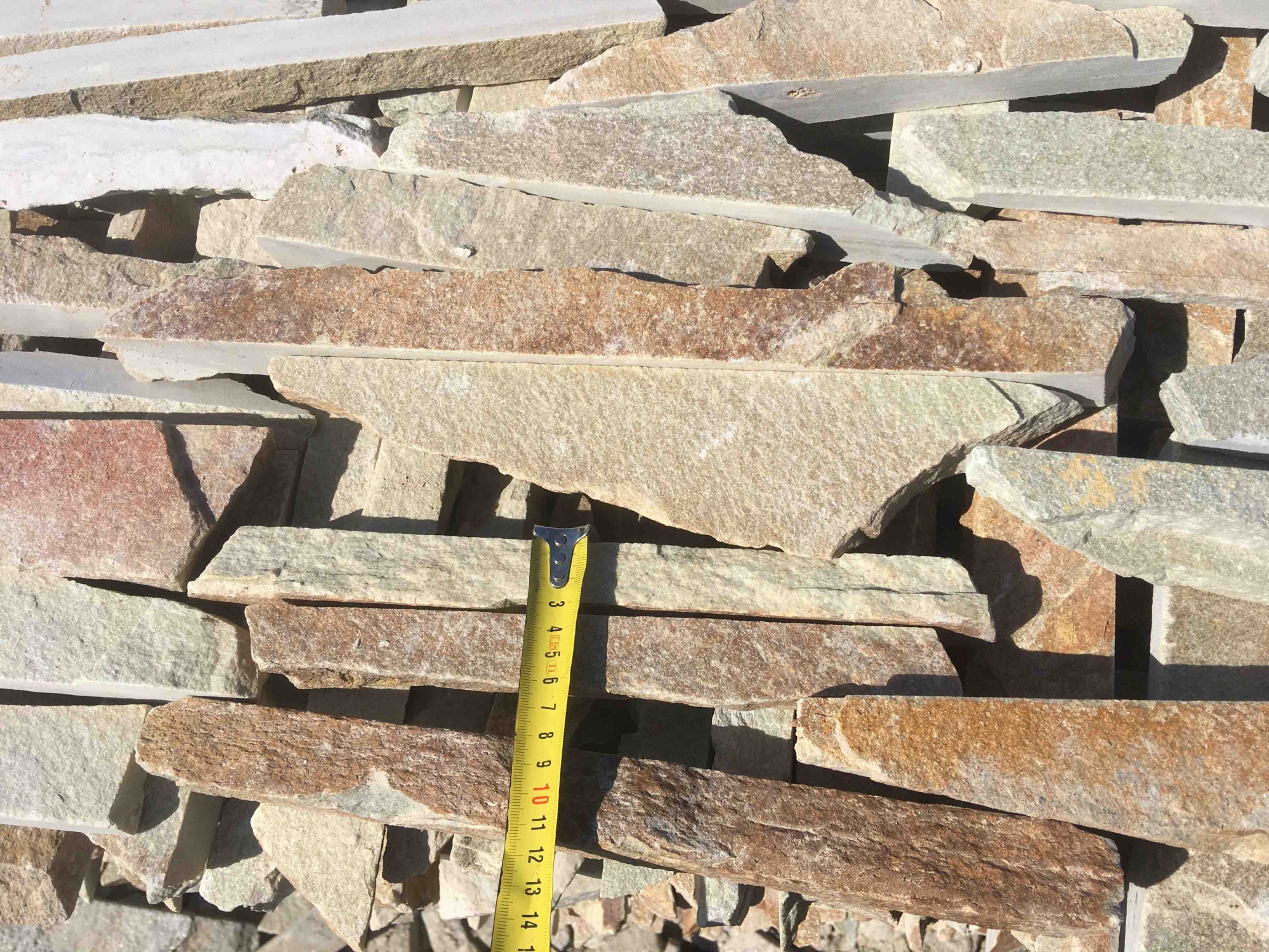 Горбушка златолит золотистый для облицовки купить в Республике Хакасия