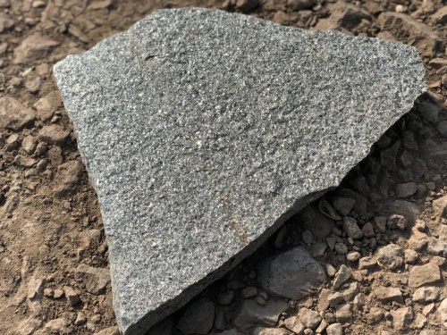 Плитняк златолит Уральский для цоколя, отмостки купить в Республике Хакасия