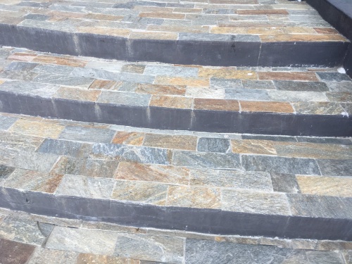 Плитка из Златолита Уральского для лестницы купить в Республике Хакасия