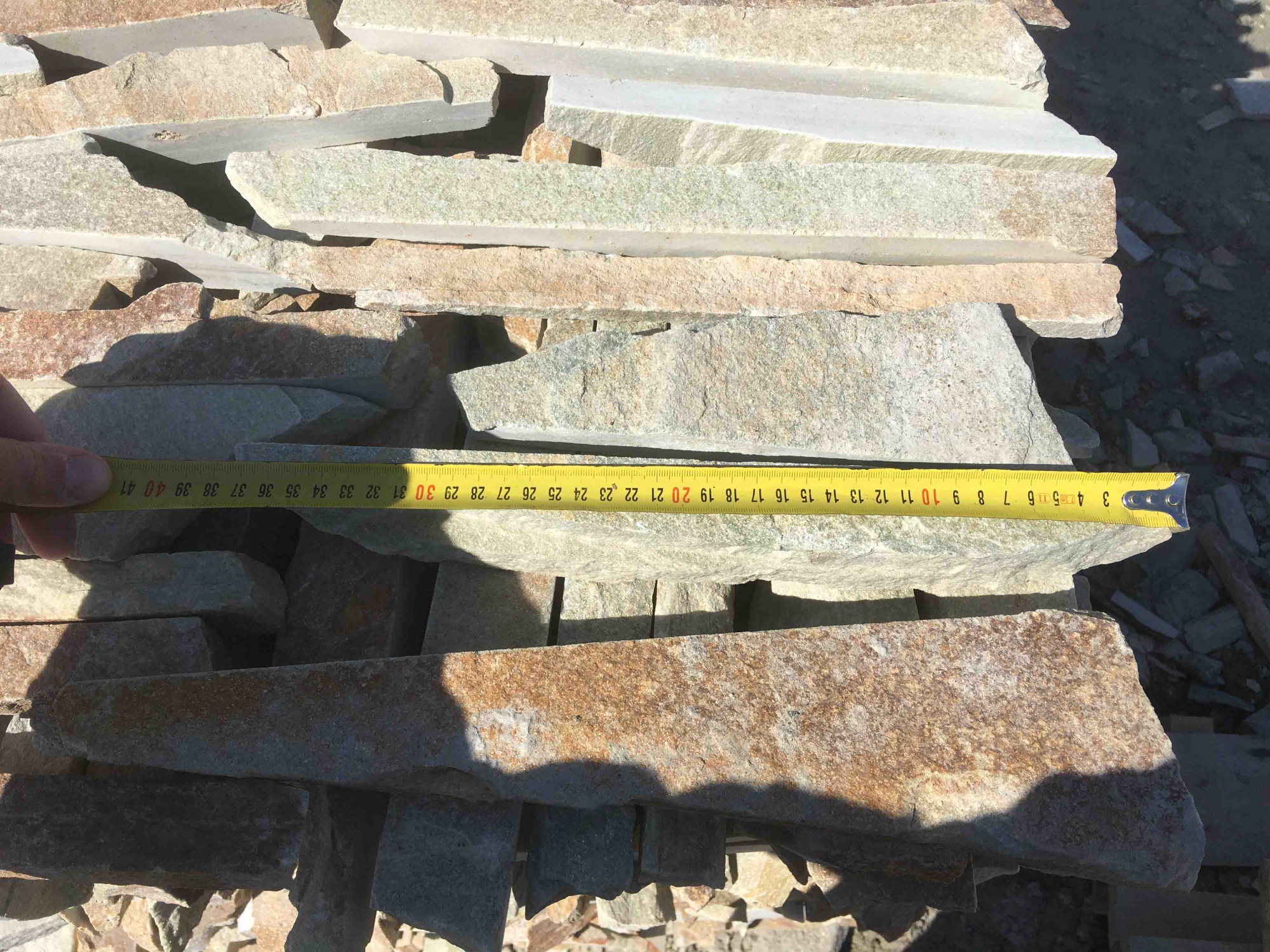 Горбушка златолит золотистый для облицовки купить в Республике Хакасия