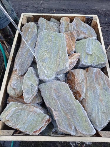 Златолит жёлтый, жёлто-зелёный глыбки и валуны для ланшафтного дизайна купить в Республике Хакасия