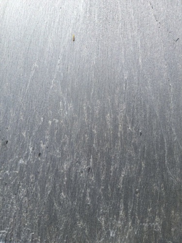 чёрная плитка из камня