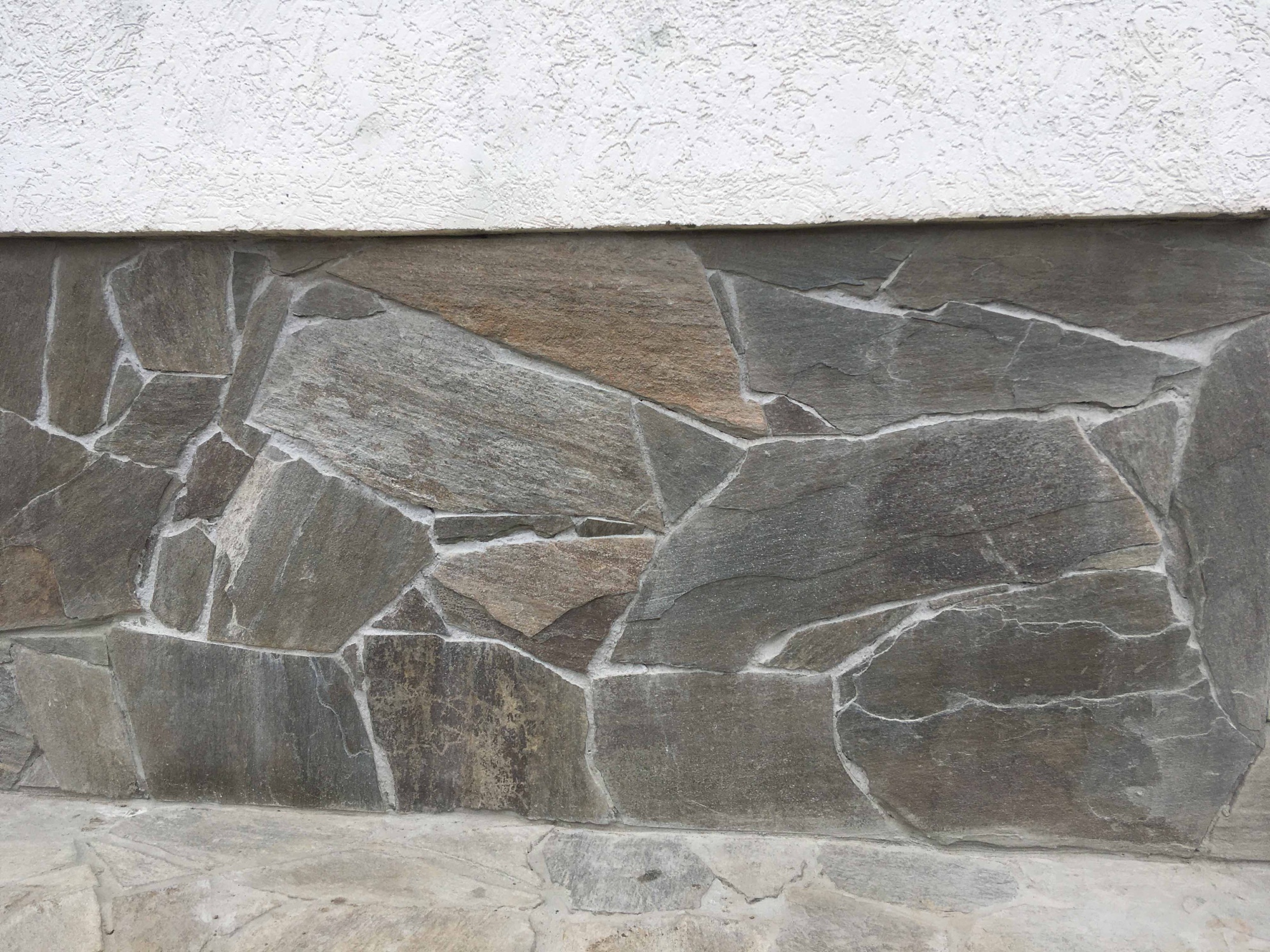 Плитняк златолит Уральский для цоколя, отмостки купить в Республике Хакасия