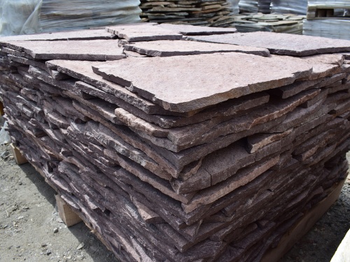 Плитняк лемезит бордовый для облицовки цоколя 20-25 мм  купить в Республике Хакасия