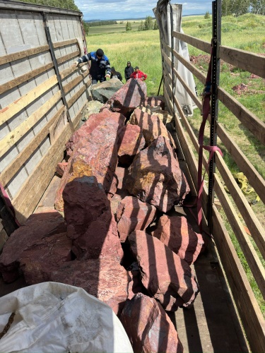 Ландшафтные глыбы красно-фиолетовые 200-1000 килограмм купить в Республике Хакасия