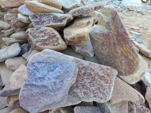 Златолит жёлтый, жёлто-зелёный глыбки и валуны для ланшафтного дизайна купить в Республике Хакасия