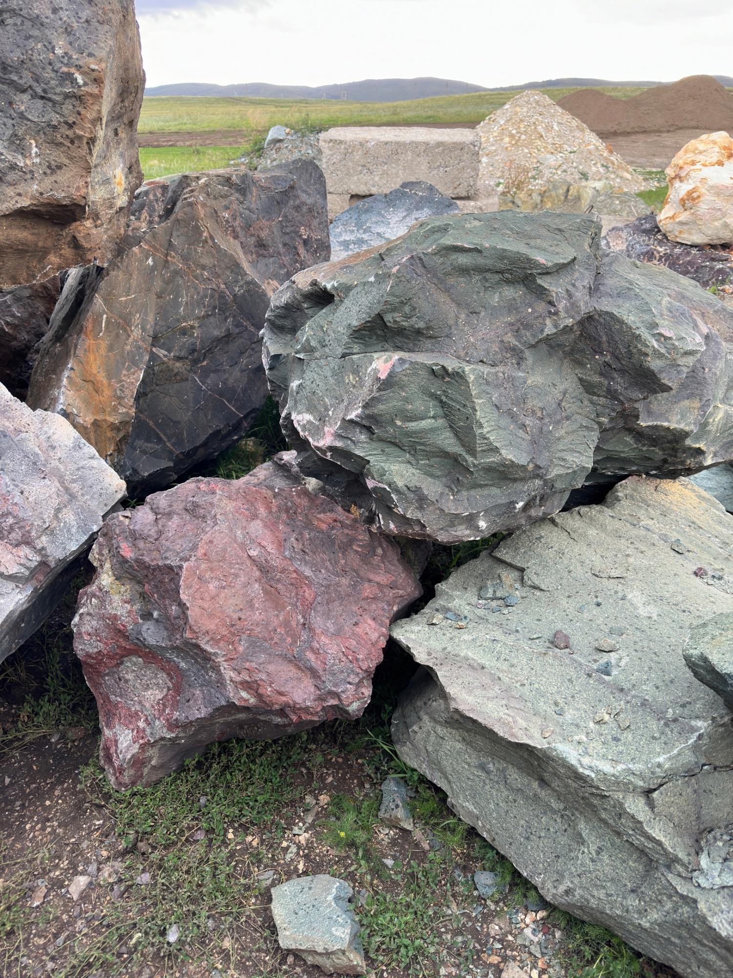 Камни для ландшафтного дизайна зелёные 10-60 килограмм купить в Республике Хакасия