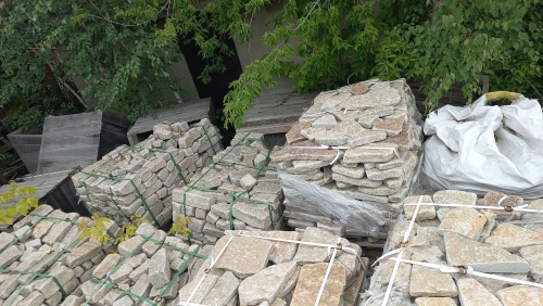 Гранитный плитняк галтованный для мощения купить в Республике Хакасия