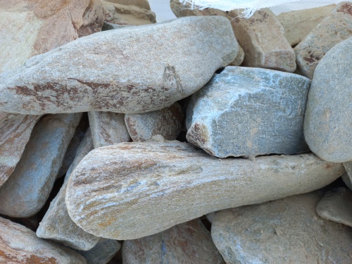 Златолит жёлтый, жёлто-зелёный глыбки и валуны для ланшафтного дизайна купить в Республике Хакасия