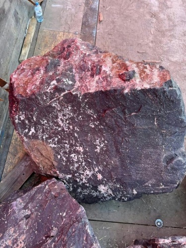 Камни для ландшафтного дизайна красно-фиолетовые 10-60 килограмм купить в Республике Хакасия