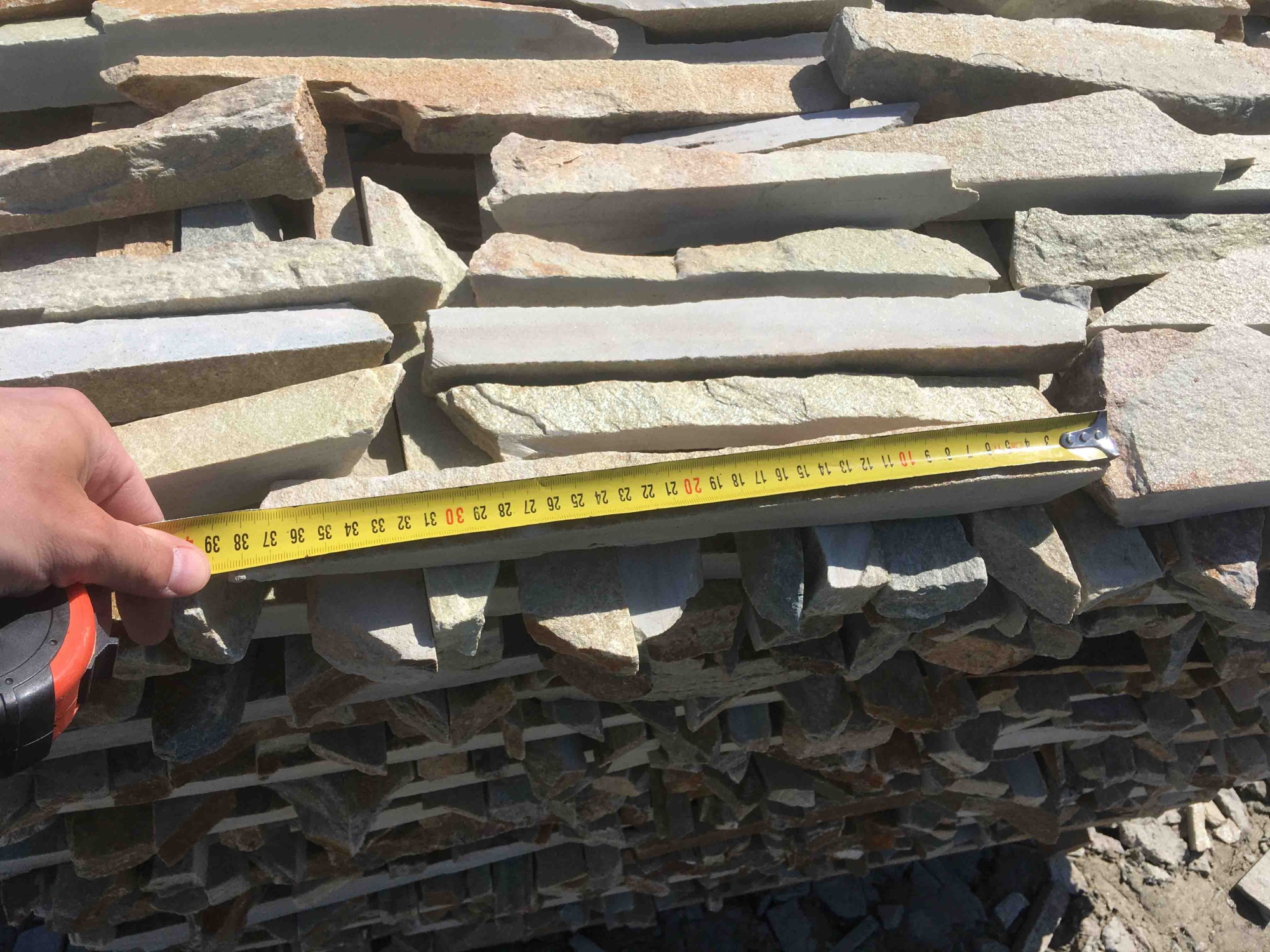 Горбушка златолит золотистый для облицовки купить в Республике Хакасия