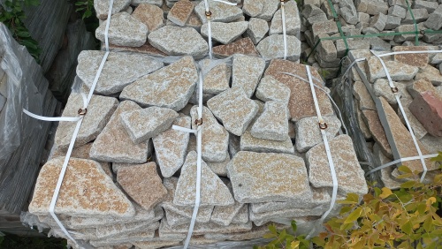 Гранитный плитняк галтованный для парковки купить в Республике Хакасия