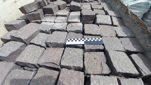 Лемезит колотая брусчатка 10 * 10 см. для парковки купить в Республике Хакасия